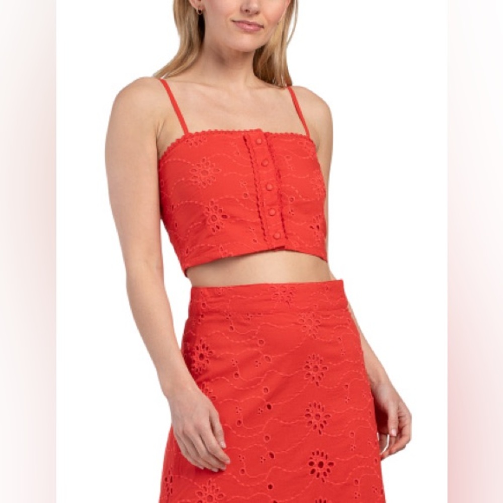 dRA Los Angeles Red Embroidered Button-Front Crop Top XS NWT